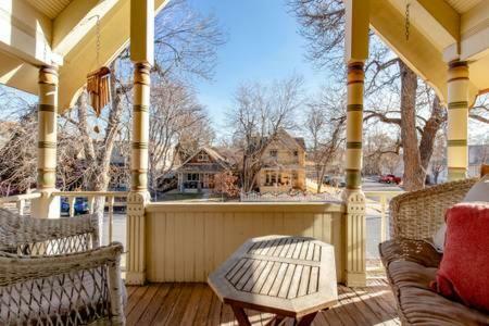 Queen Anne Victorian In The Heart Of *